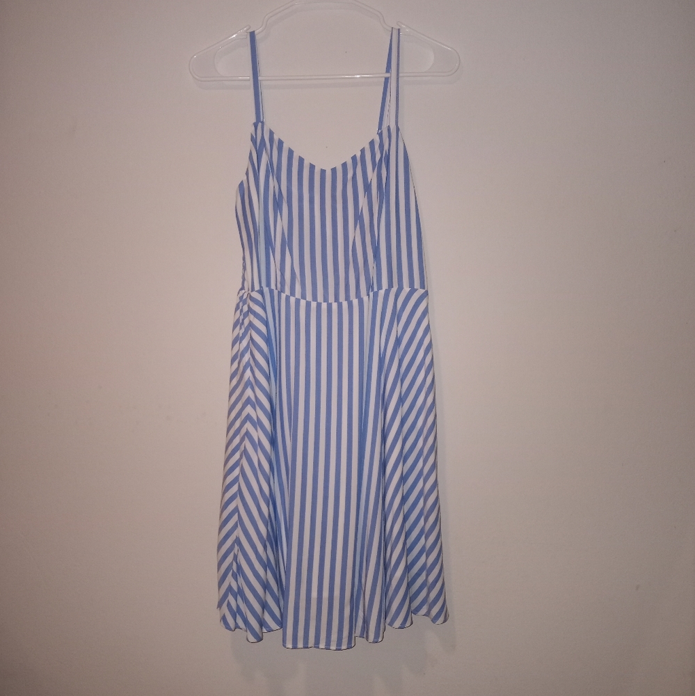 Old Navy Fit and Flare Sun Dress SIZE MEDIUM Blue And White Stripe
